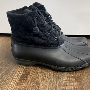 Sperry saltwater boots, black with quilted top. Size 9.
